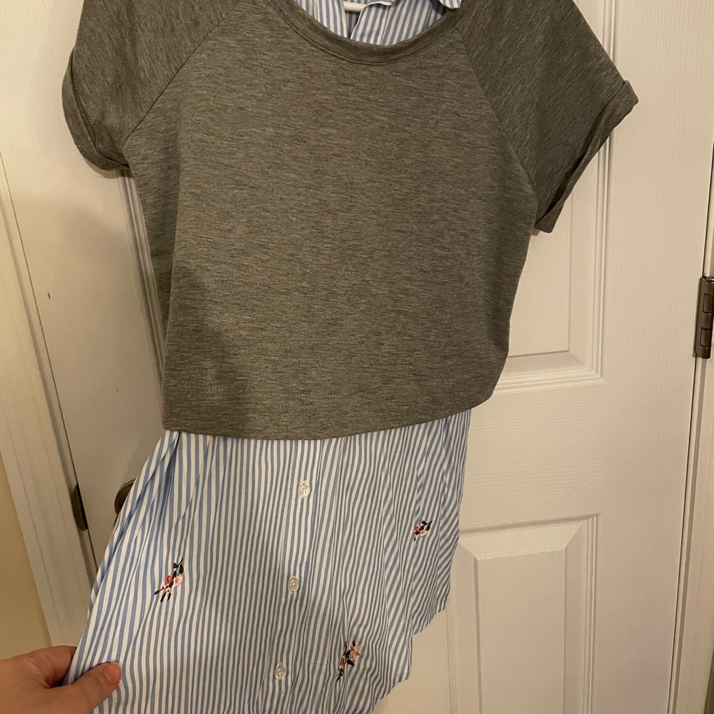 Nursing top great for spring or fall 😍